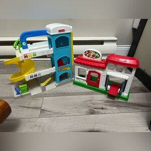 Little people car garage and pizza shop